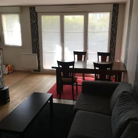Joli 2 Pieces De 42m² Jo 2024 Trappes